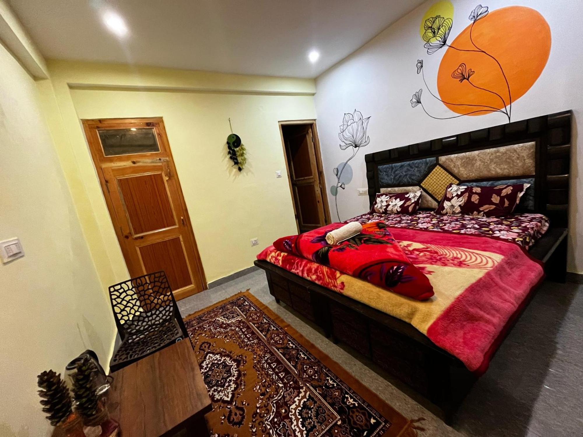 Karma Guest House And Cafe Kalgha Exterior foto
