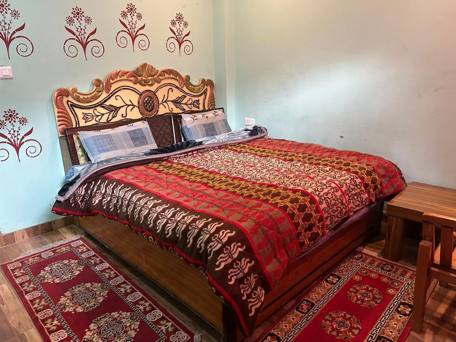 Karma Guest House And Cafe Kalgha Zimmer foto