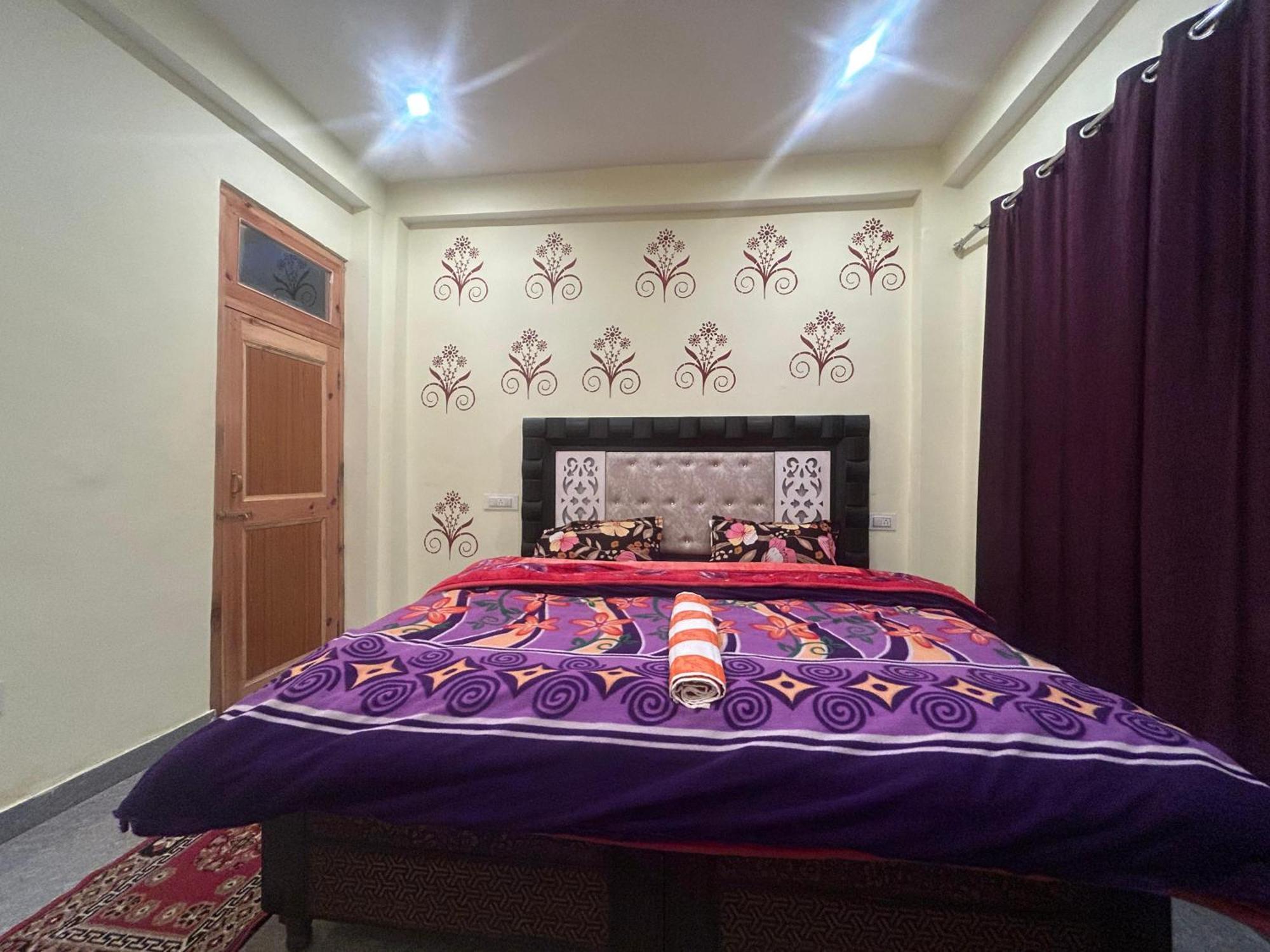 Karma Guest House And Cafe Kalgha Zimmer foto